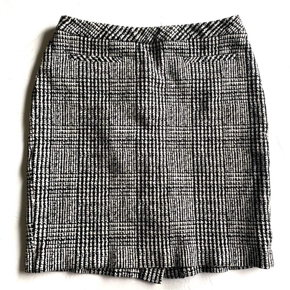 Talbots Petites Ladies 4p Black and White Print Mini Skirt
